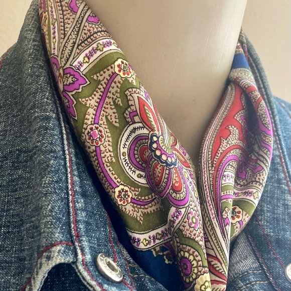 ECHO, collectible vintage paisley scarf, - Picture 6 of 11